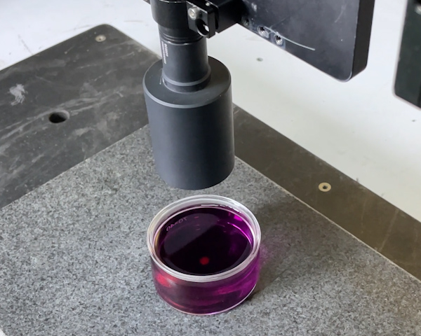 Measuring the Surface Height of Liquids in Different Colors with Spectral Confocal Sensor